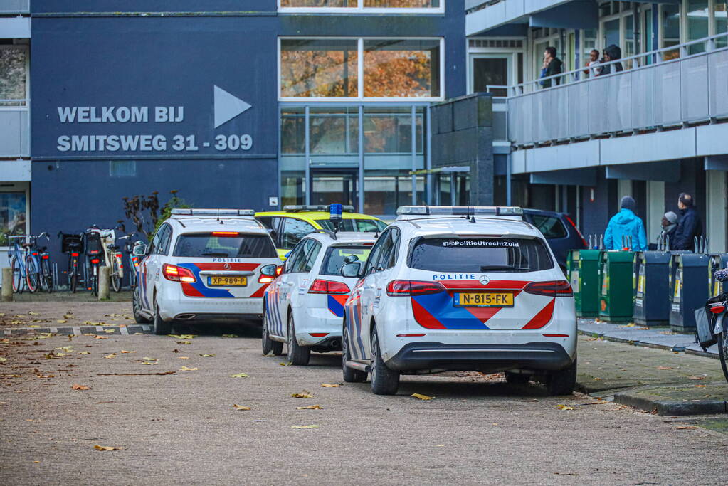 Gewonden bij steekpartij in flatwoning