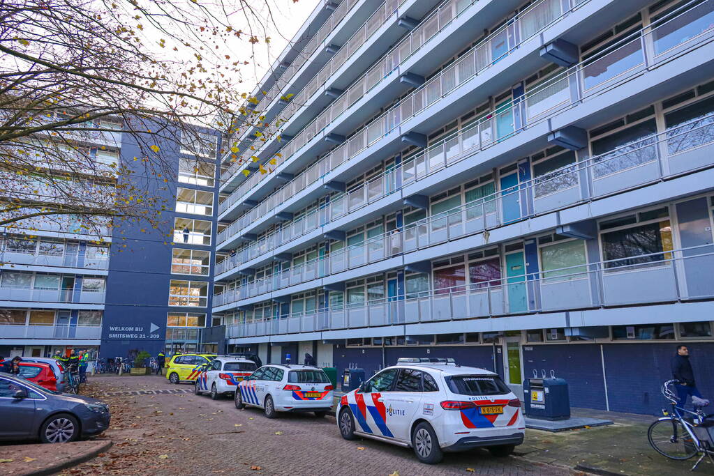 Gewonden bij steekpartij in flatwoning