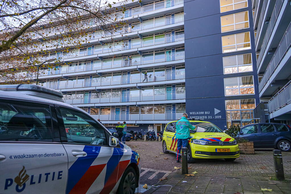 Gewonden bij steekpartij in flatwoning