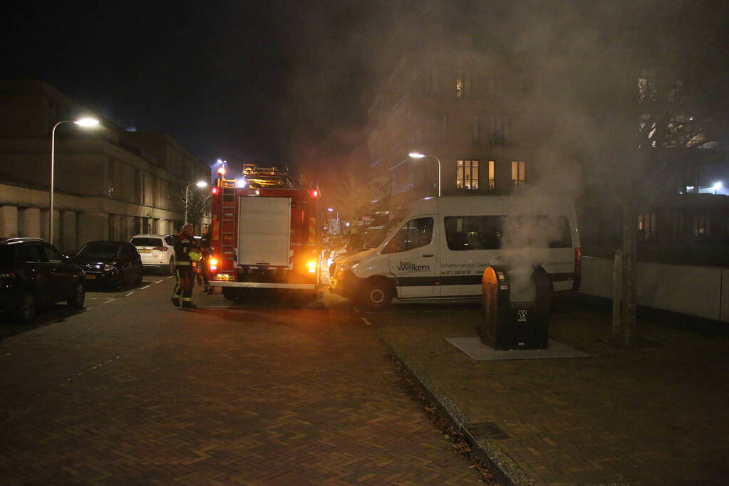 Ondergrondse container vermoedelijk in brand gestoken