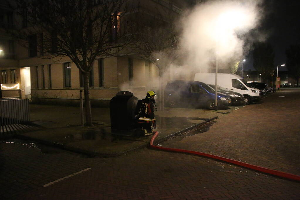 Ondergrondse container vermoedelijk in brand gestoken