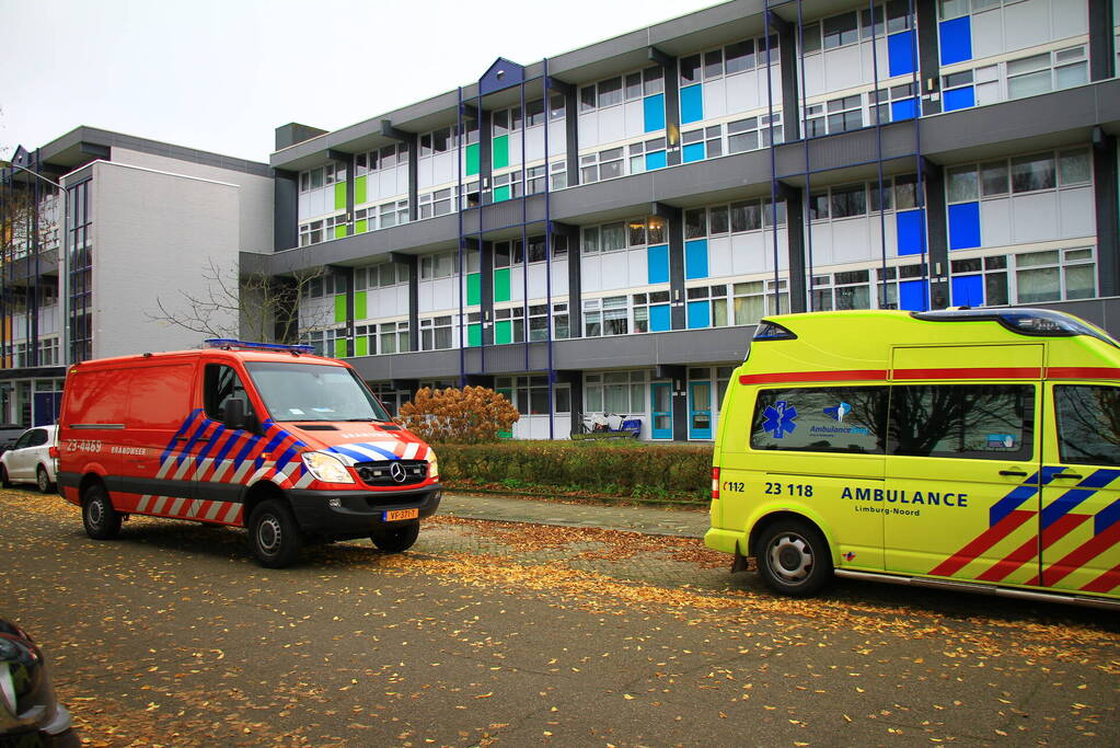 Bewoner raakt onwel in flatwoning