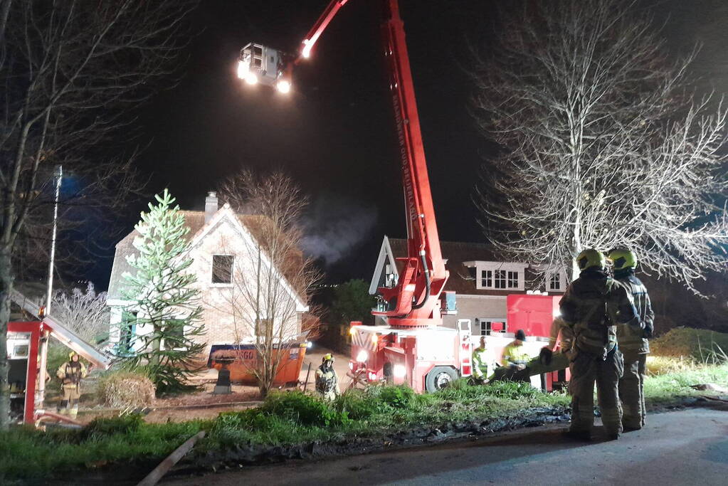 Meterkast zorgt voor grote brand in woning