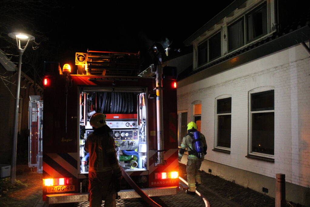 Schoorsteenbrand snel onder controle