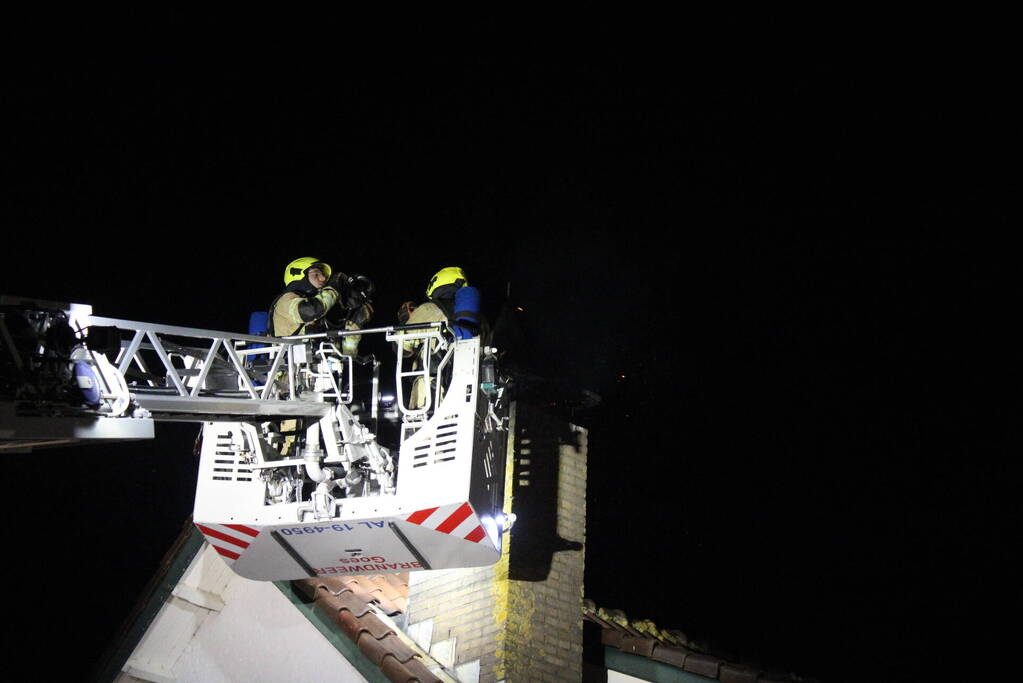 Schoorsteenbrand snel onder controle