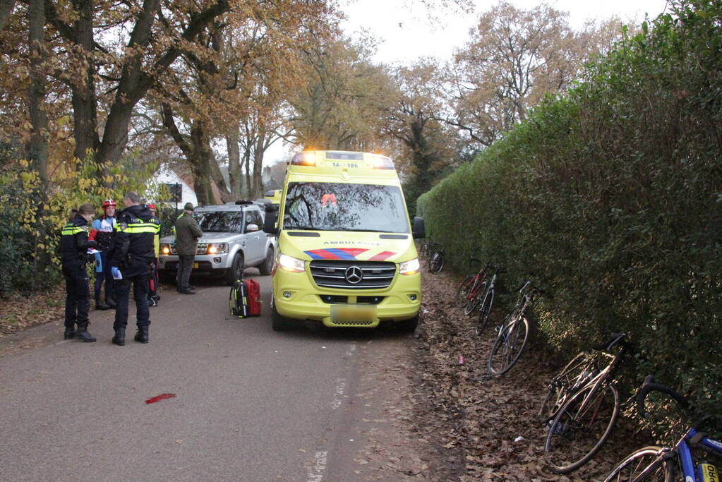 Wielrenner ernstig gewond na val
