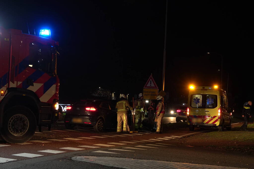 Veel schade na ongeval tussen twee voertuigen