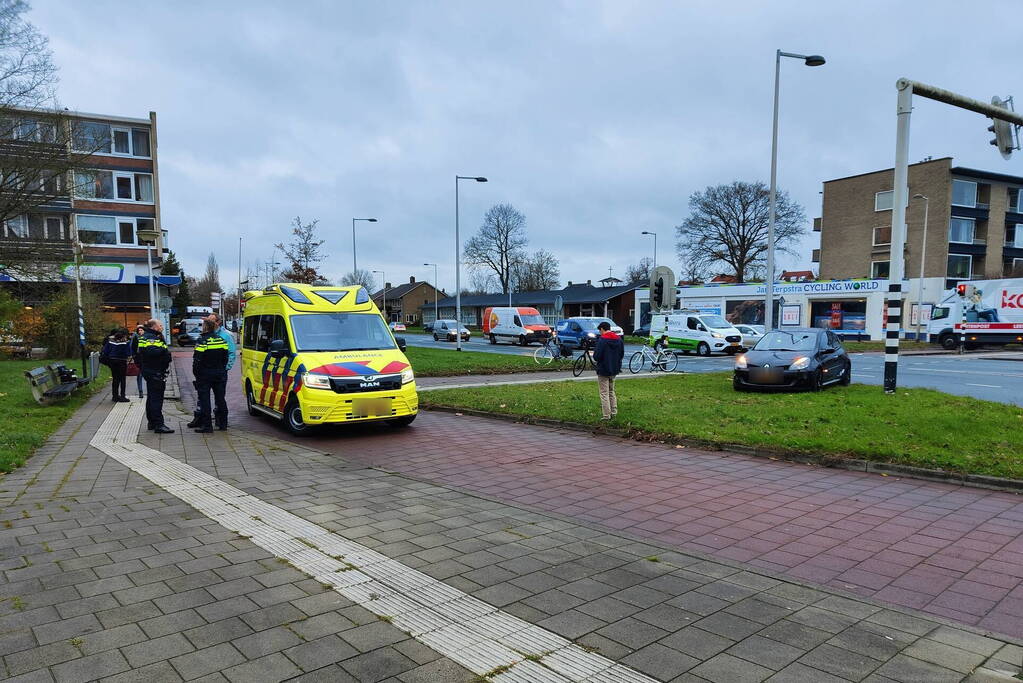 Fietser gewond bij botsing met personenwagen