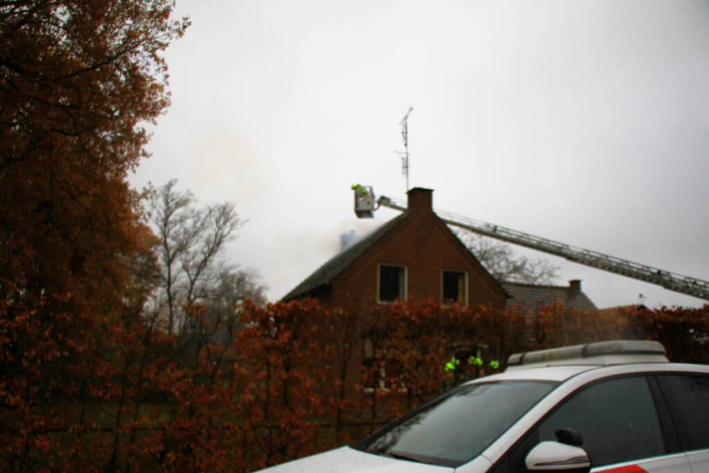 Veel rookontwikkeling door schoorsteenbrand