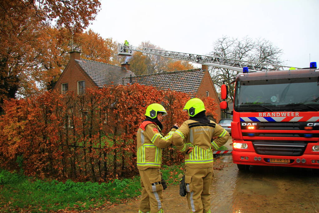 Veel rookontwikkeling door schoorsteenbrand