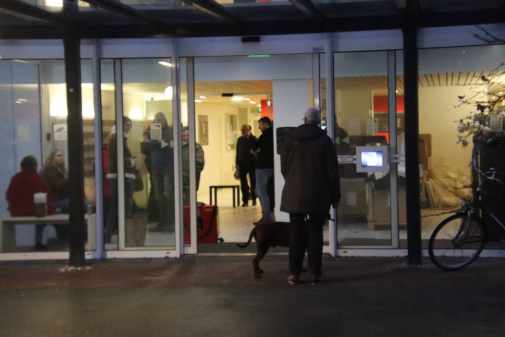 Flat deels ontruimd na gaslucht