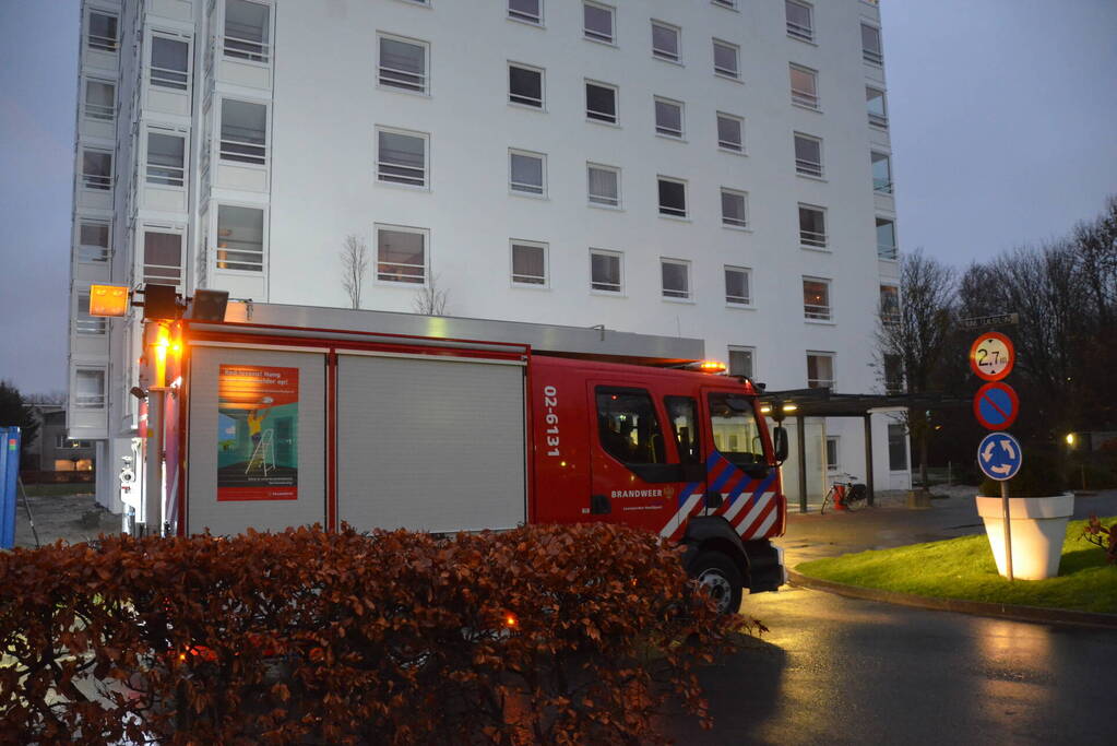 Flat deels ontruimd na gaslucht