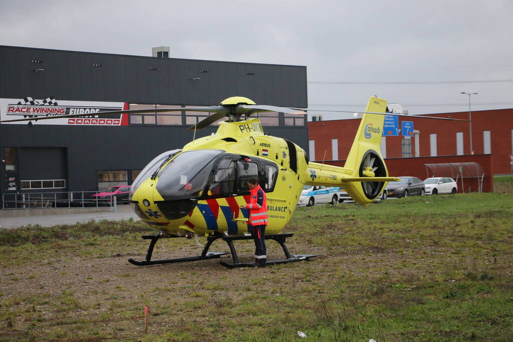 Medewerker drukkerij zwaargewond na beknelling