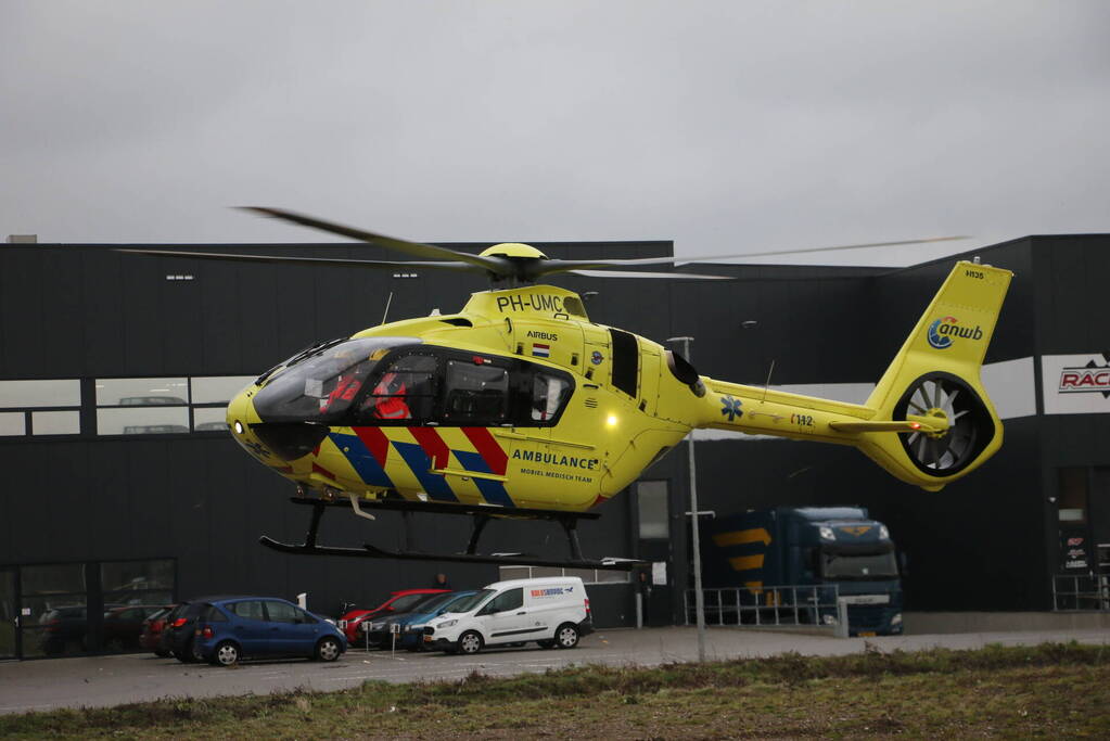 Medewerker drukkerij zwaargewond na beknelling