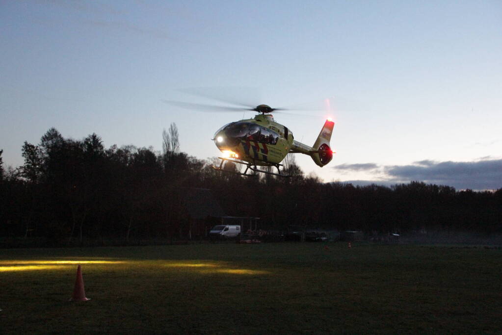Traumahelikopter landt voor incident in woning, baby overleden