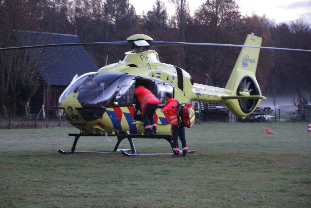 Traumahelikopter landt voor incident in woning, baby overleden