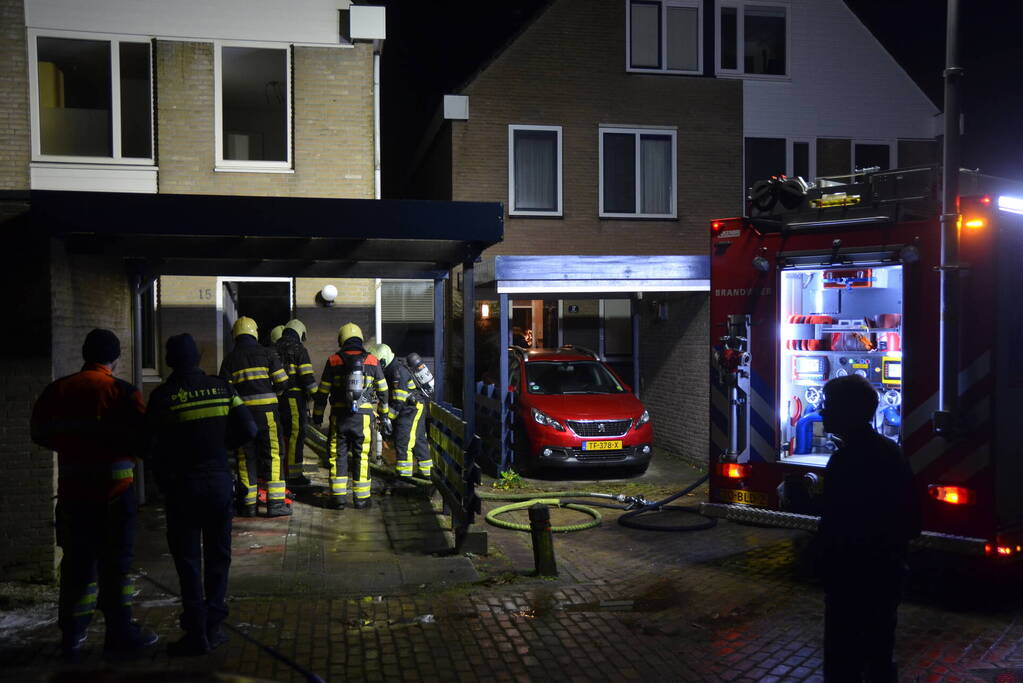 Flinke rookontwikkeling bij brand in woning