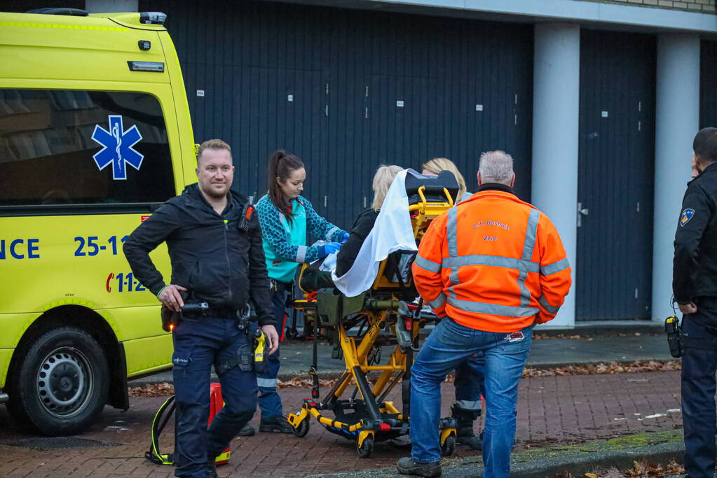 Vrouw gewon bij botsing met vrachtwagen