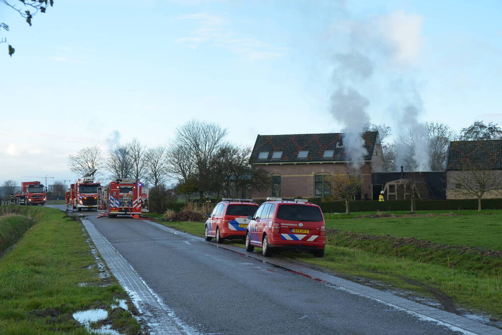 Hevige rookontwikkeling bij grote brand