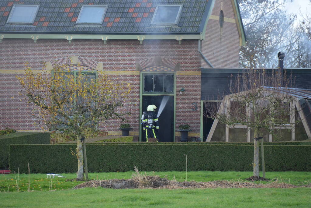 Hevige rookontwikkeling bij grote brand