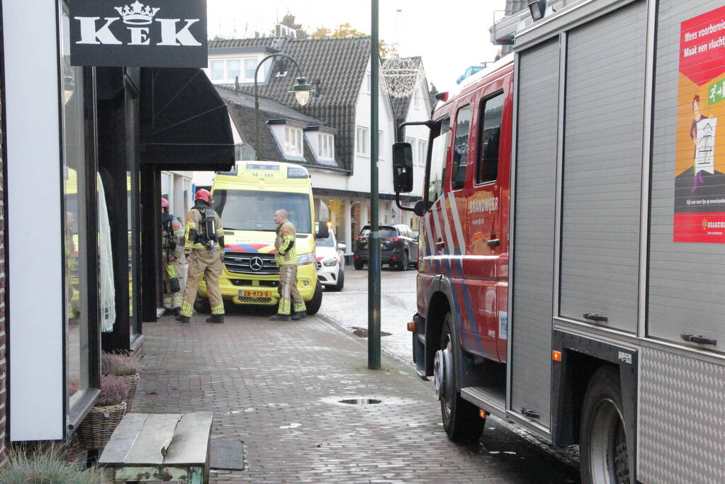 Kledingwinkel ontruimd, medewerker onwel