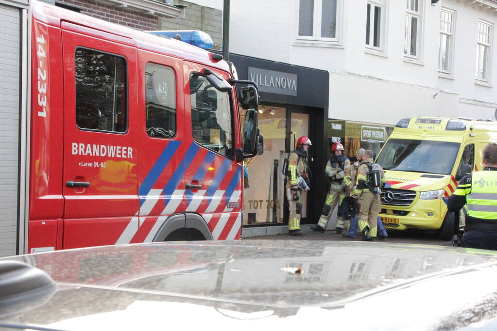 Kledingwinkel ontruimd, medewerker onwel