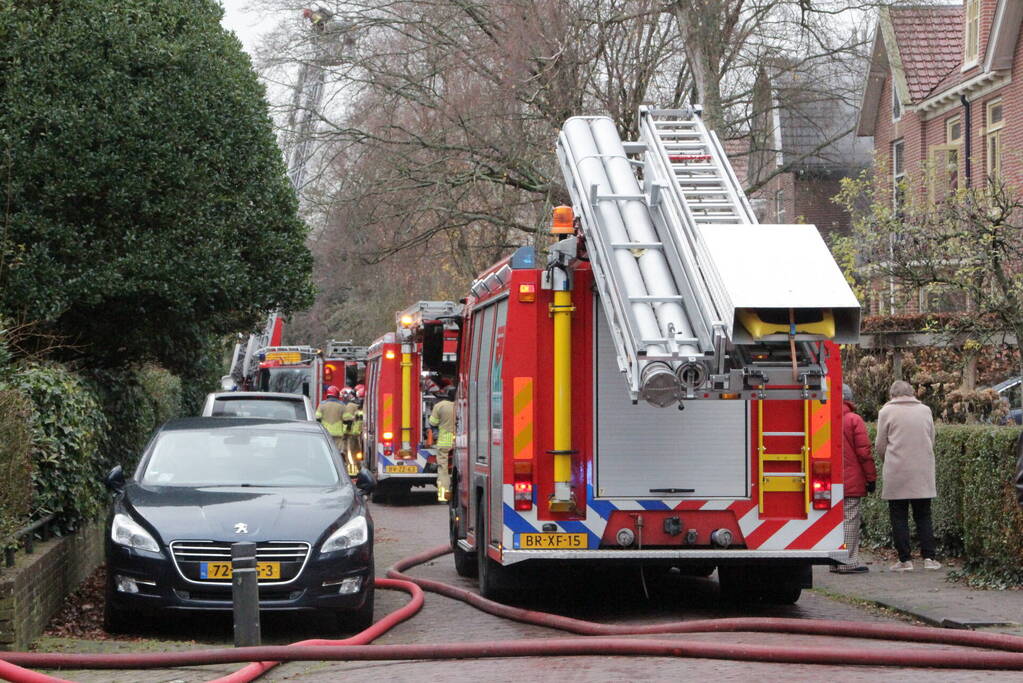Flinke rookontwikkeling bij brand in woning