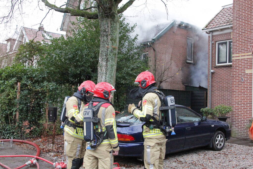 Flinke rookontwikkeling bij brand in woning