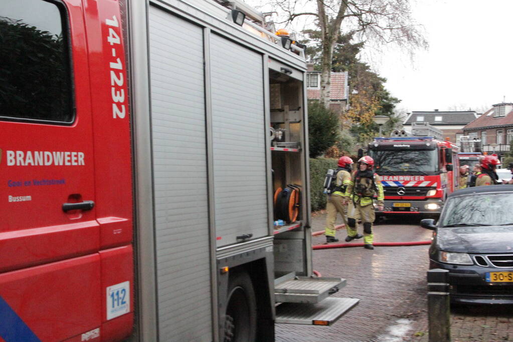 Flinke rookontwikkeling bij brand in woning