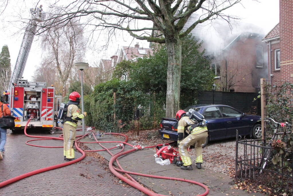 Flinke rookontwikkeling bij brand in woning