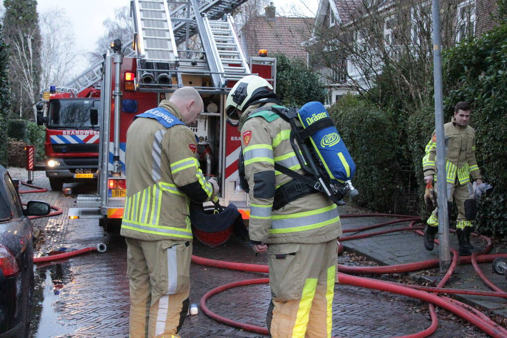 Flinke rookontwikkeling bij brand in woning