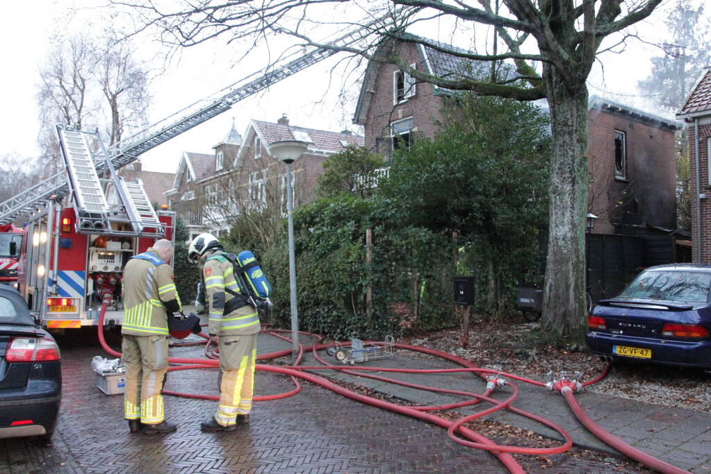 Flinke rookontwikkeling bij brand in woning