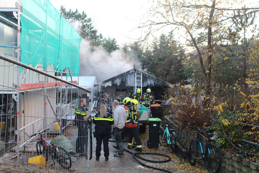 Brand in schuur met houtopslag