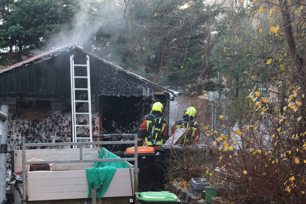 Brand in schuur met houtopslag