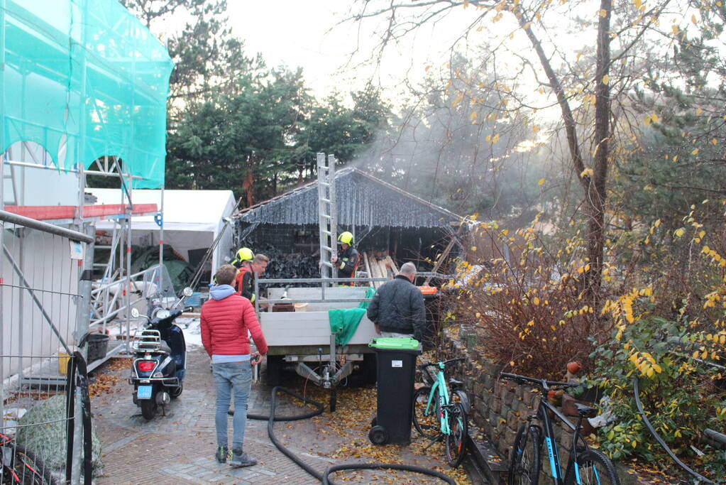 Brand in schuur met houtopslag
