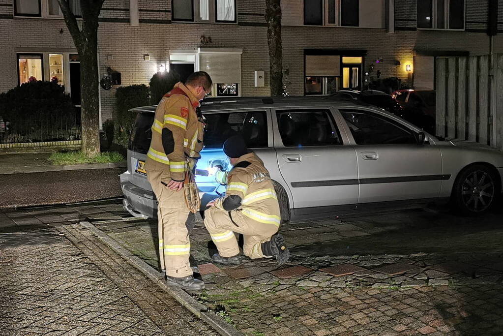 Lekkende LPG-auto veiliggesteld door brandweer