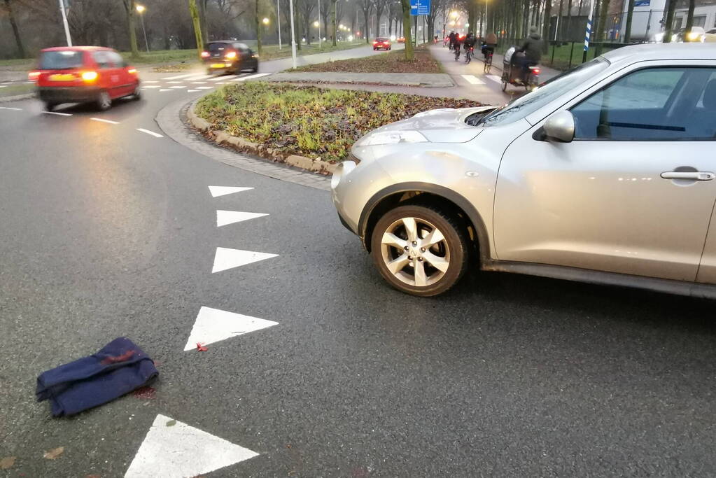 Fietser belandt in ziekenhuis