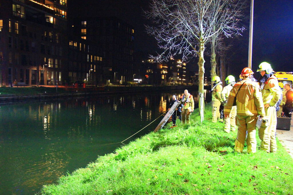 Grote inzet hulpdiensten om lampje in water