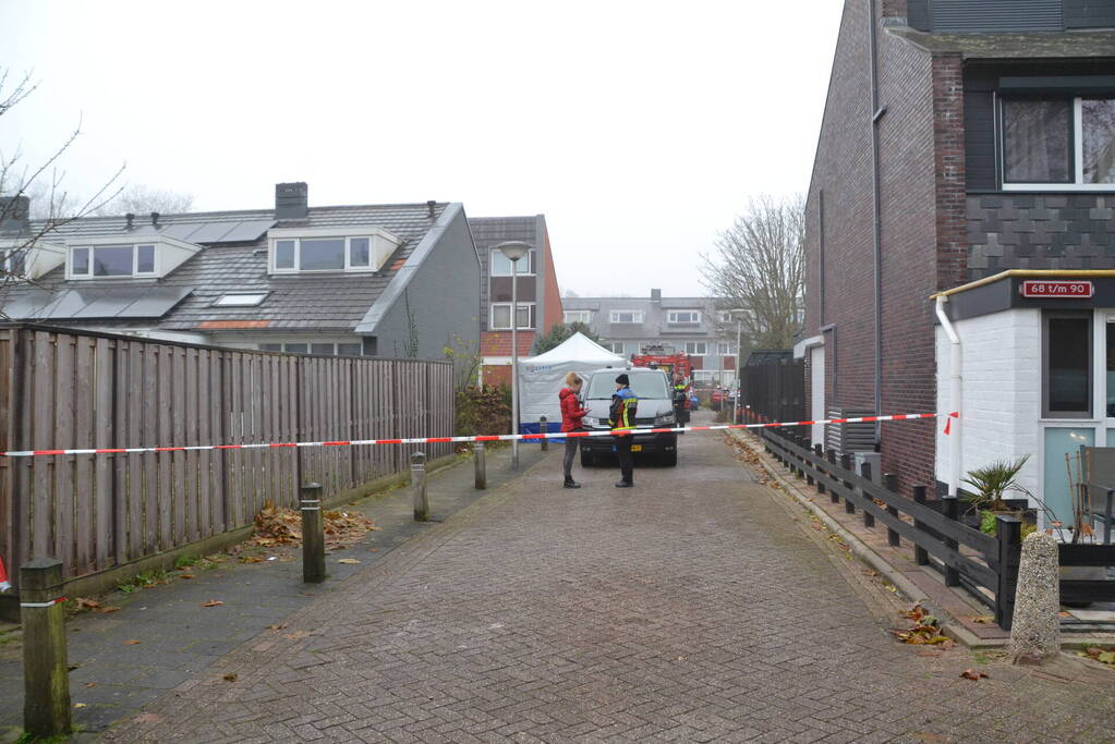 Persoon overleden bij woningbrand