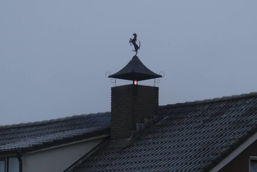 Schoorsteenbrand snel onder controle