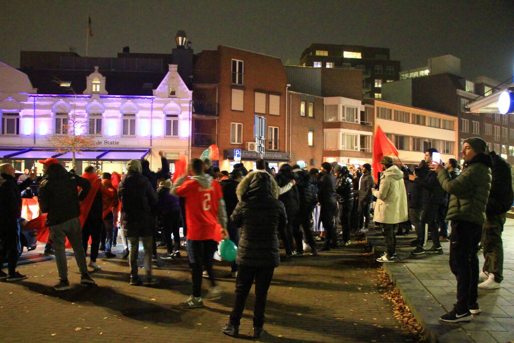 Veel feestvierders op straat na winst Marokko