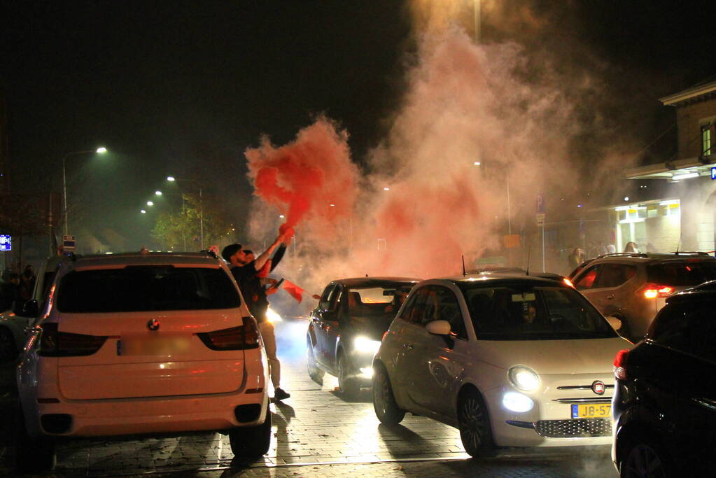 Veel feestvierders op straat na winst Marokko