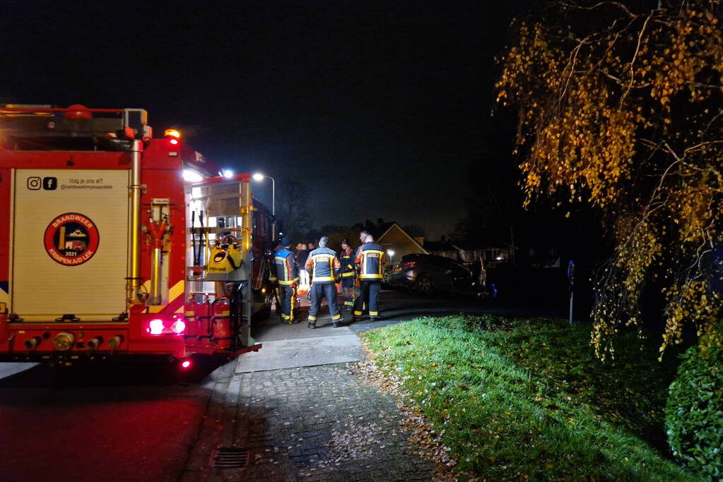 Auto dreigt van dijk te rijden