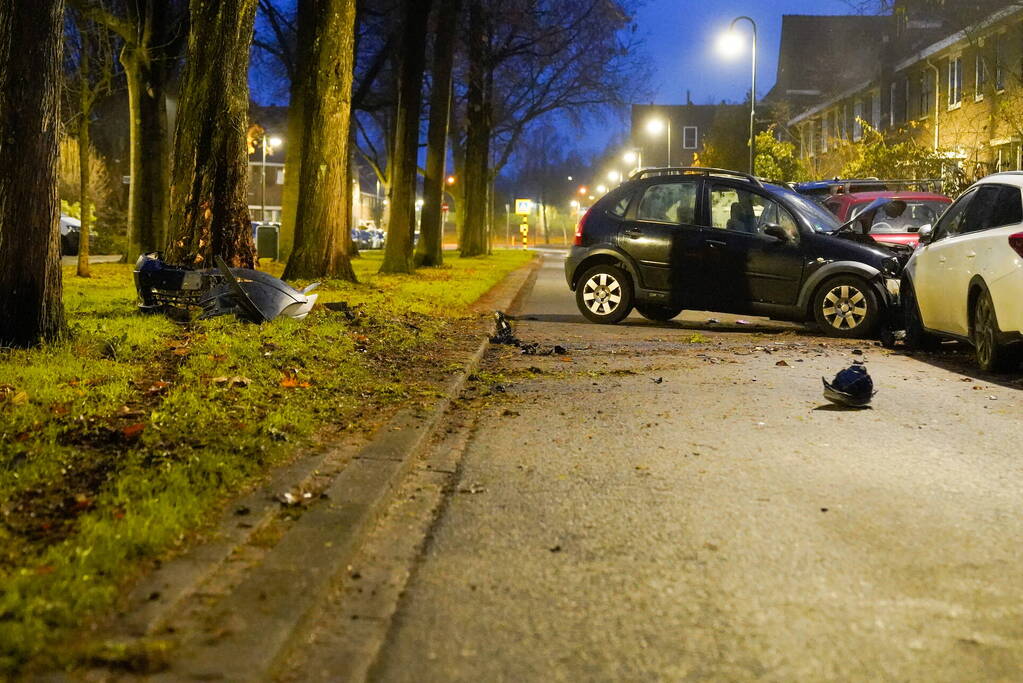 Bestuurder verliest macht over het stuur