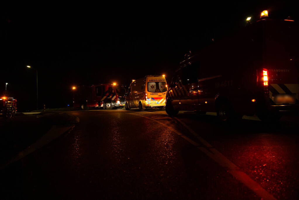 Overleden persoon uit rivier gehaald