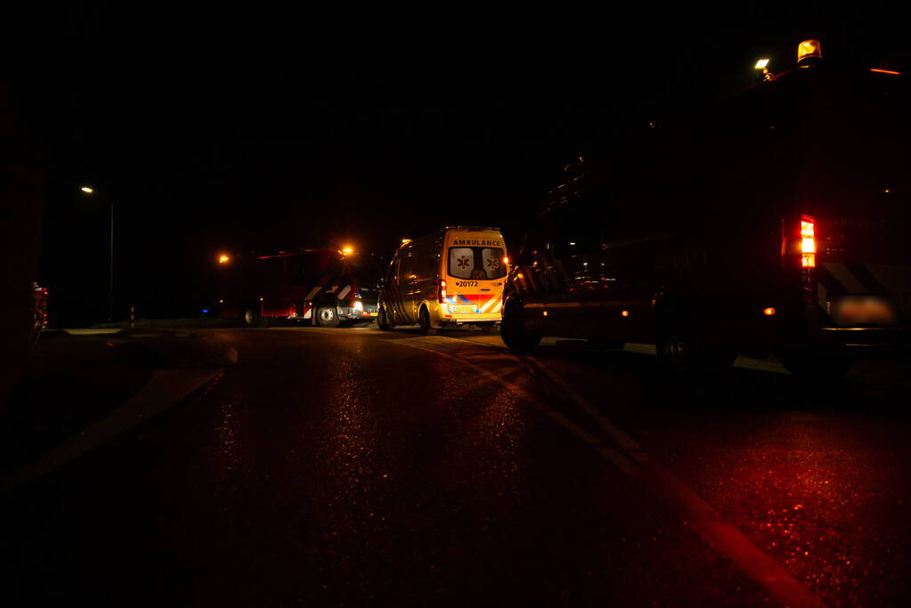 Overleden persoon uit rivier gehaald