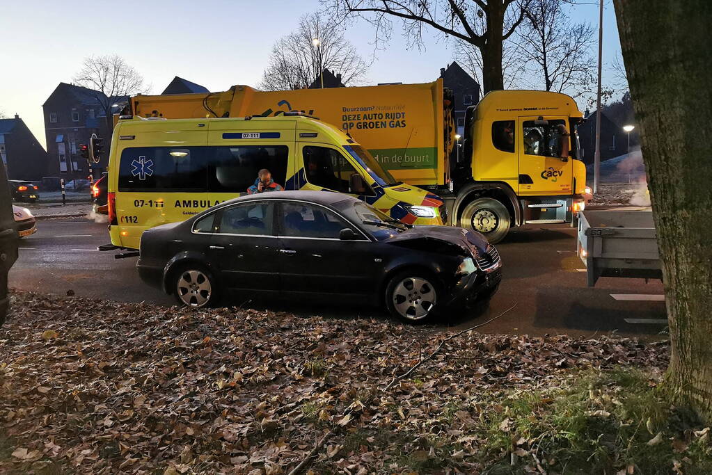 Kop-staartbotsing meerdere voertuigen