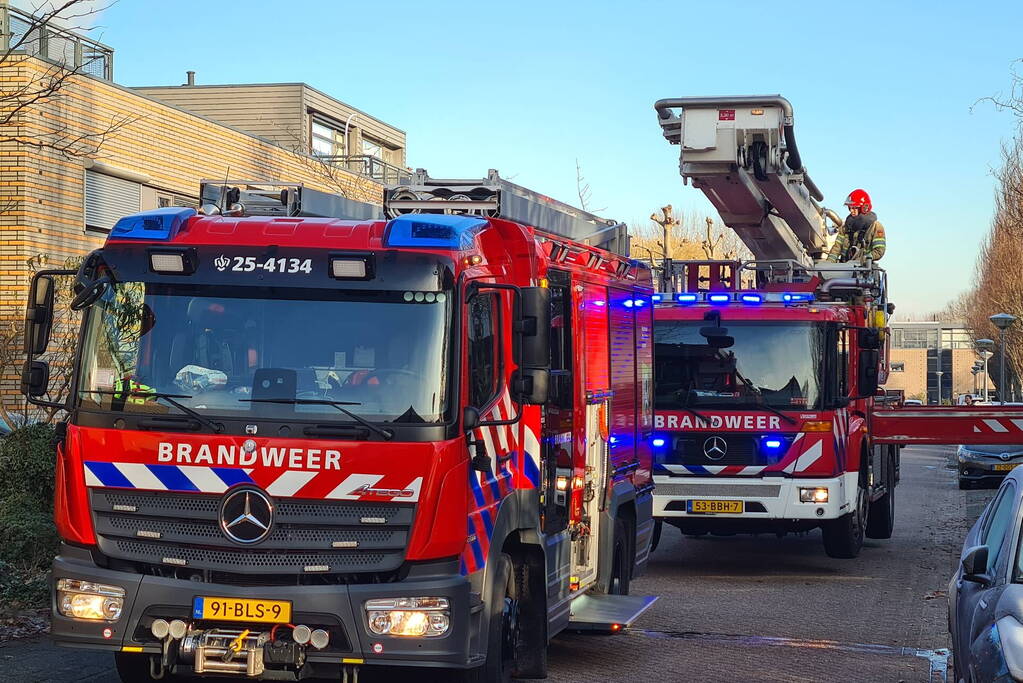 Veel rook bij brand in rijtjeswoning