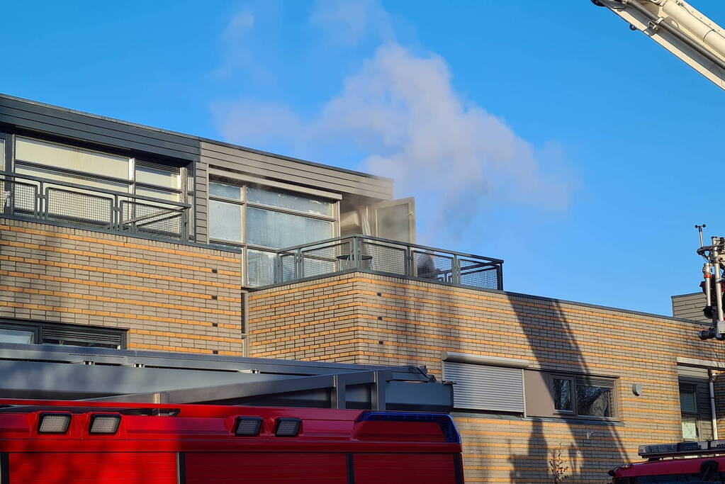 Veel rook bij brand in rijtjeswoning
