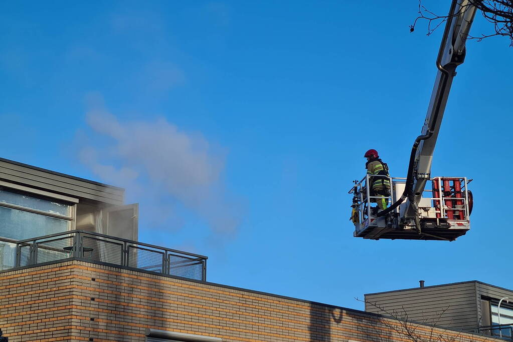 Veel rook bij brand in rijtjeswoning